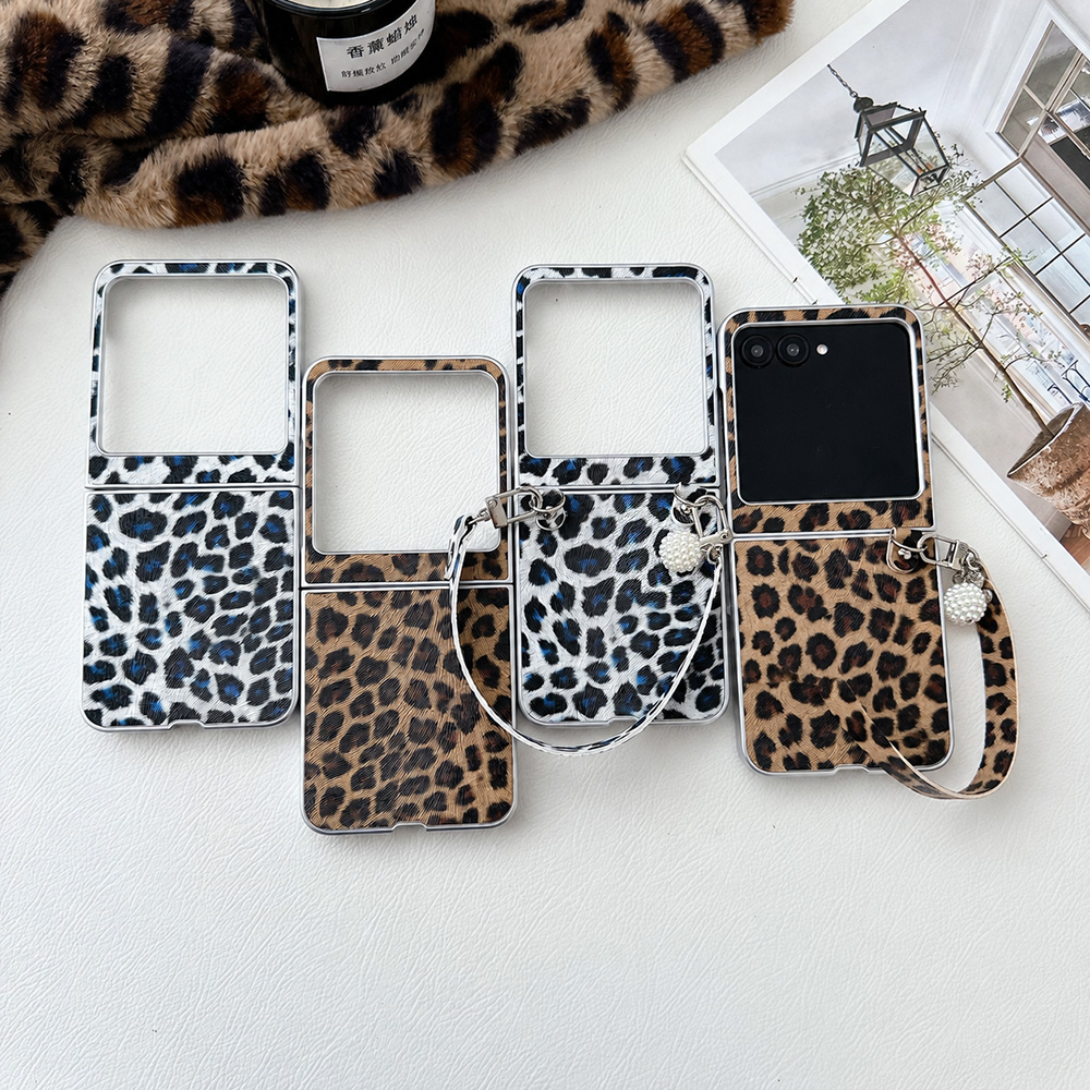 Phone Cases With Charms - Складной чехол-флип с леопардовым принтом для
